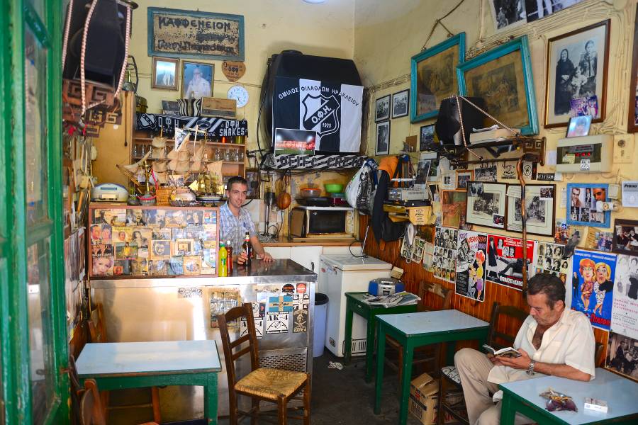 Kafeneio Sarantavga, Creta